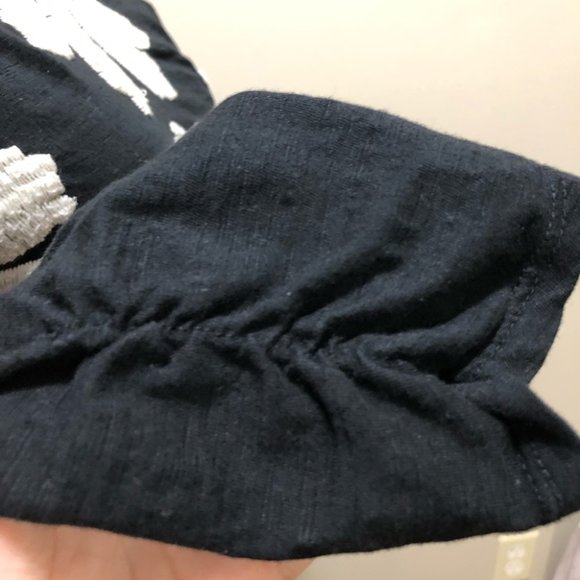 {Lucky Brand} Daisy Embroidered Top - Picture 7 of 8